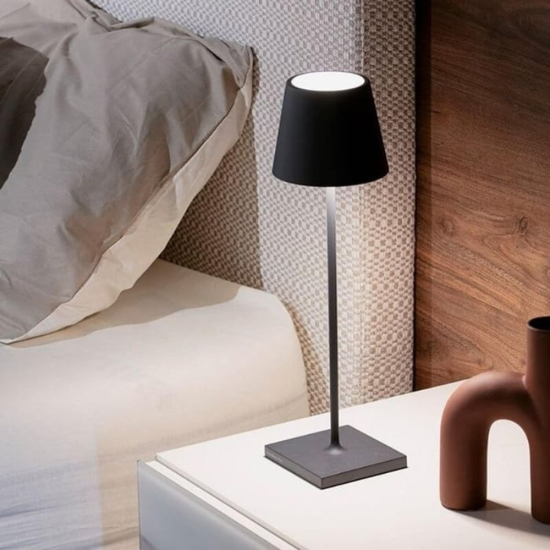 La lampe de table rechargeable créative